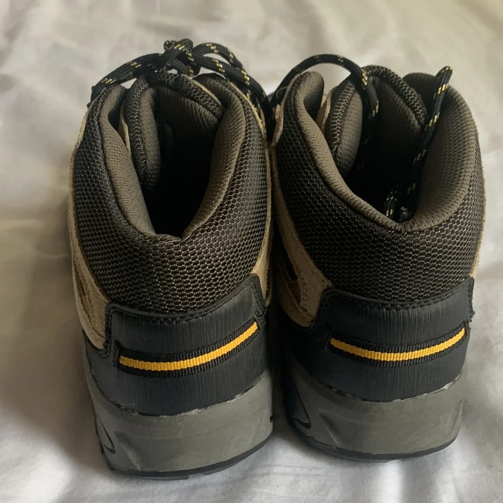 Men’s hiking boots